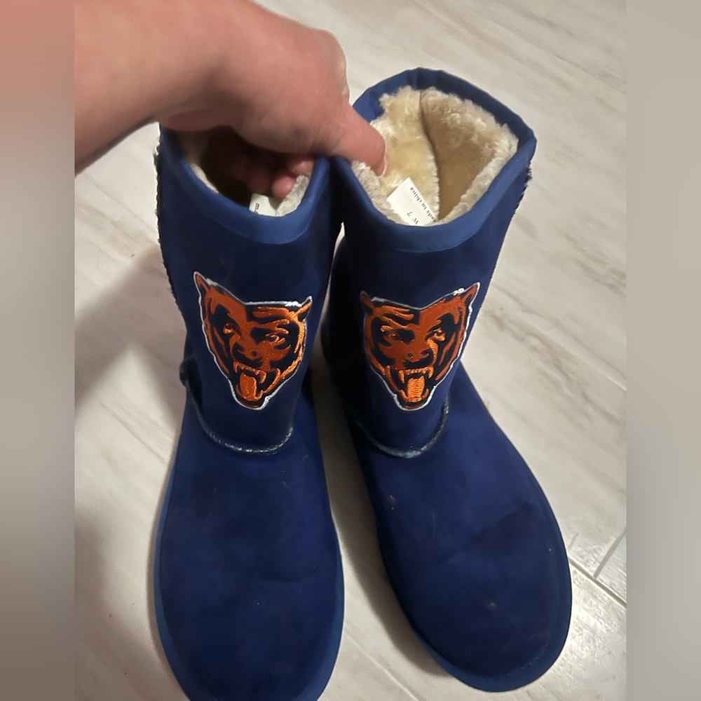 Size 7 Chicago Bears ugg knock offs